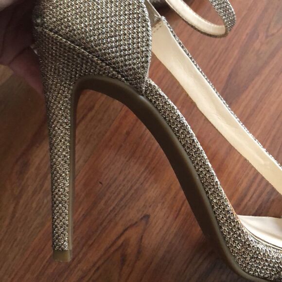 Jessica Simpson gold shimmer strap he platform heels. Size 9. - Picture 10 of 11